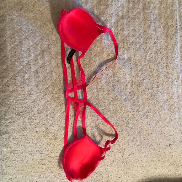 VS Push-up Bra - Picture 2 of 3